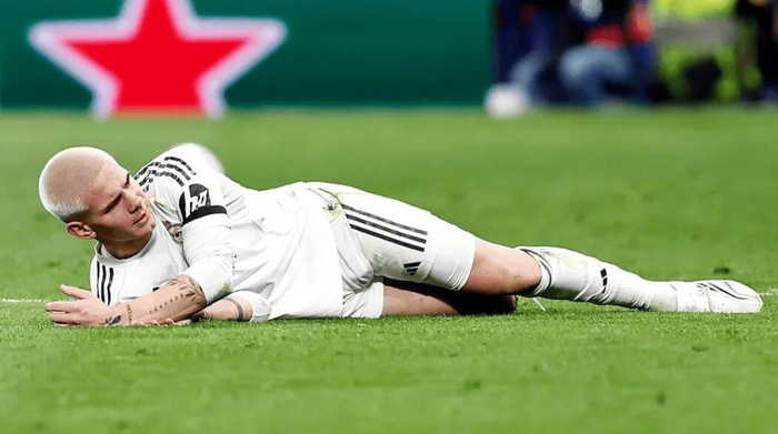 结果查询-马斯坦托诺两月仅出场60分钟，皇马生涯陷低谷|皇家马德里|阿韦洛亚|比赛|球队|执教_新浪体育_新浪新闻